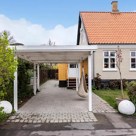 Holiday home Amazing In With Wifi Ronne